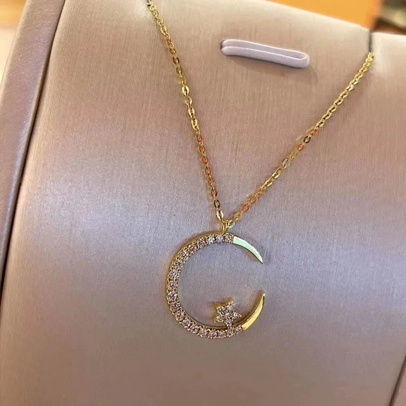 Fashion Shining Inlaid Zirconia Star Moon Pendant Necklace for Women Luxury Crystal Clavicle Chain Necklace Wedding Jewelry