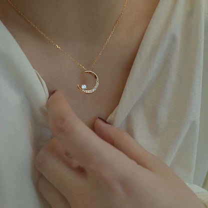 Fashion Shining Inlaid Zirconia Star Moon Pendant Necklace for Women Luxury Crystal Clavicle Chain Necklace Wedding Jewelry